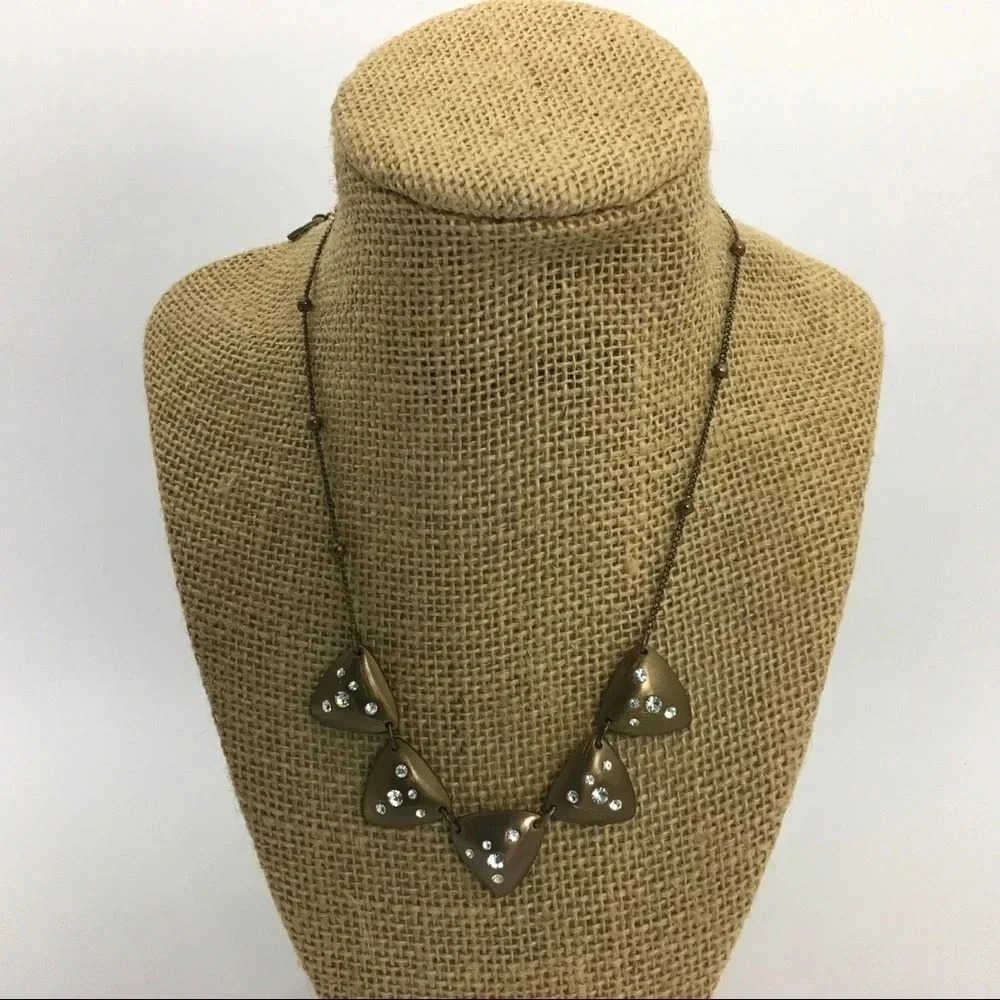 Sweet Lola Triangle Pendant Necklace‎